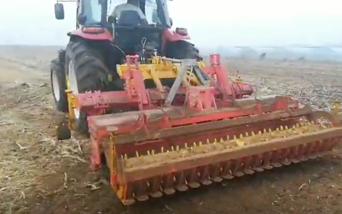 深松機，聯(lián)合耕整機作業(yè)視頻